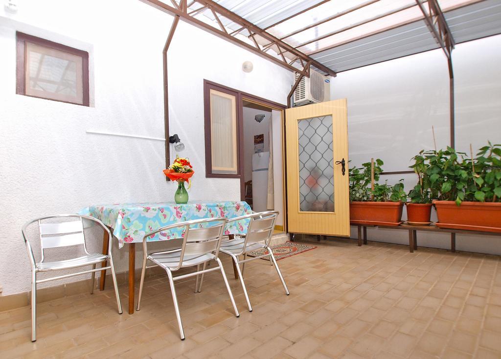Apartments Branko 1348 Пула Екстериор снимка