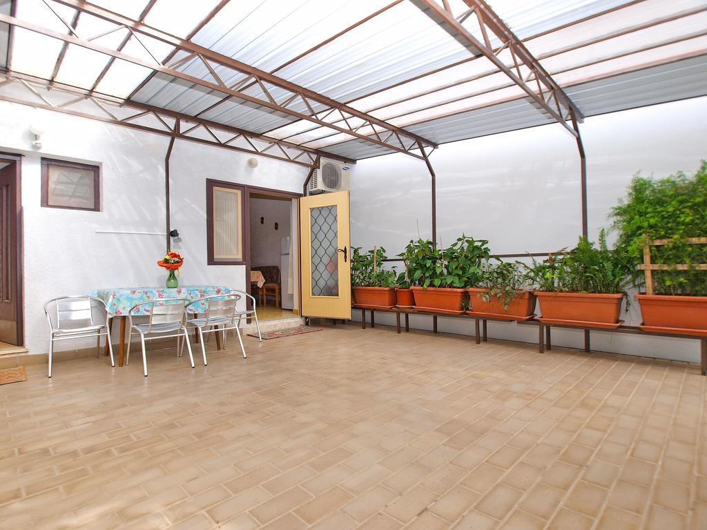 Apartments Branko 1348 Пула Екстериор снимка