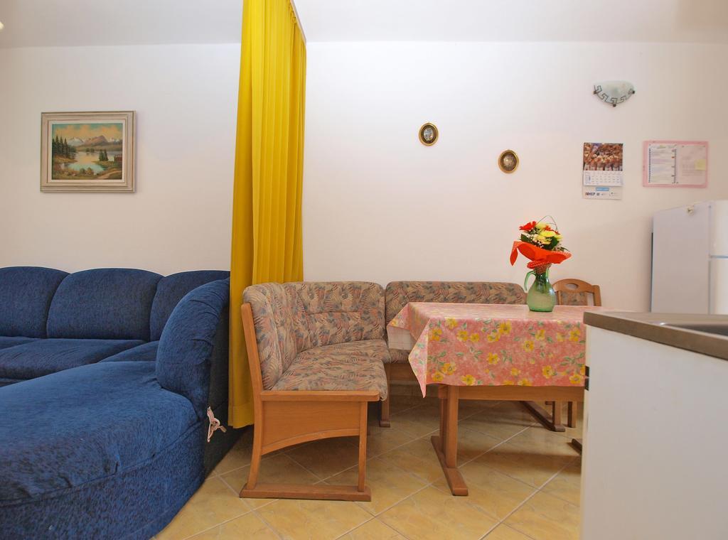 Apartments Branko 1348 Пула Екстериор снимка
