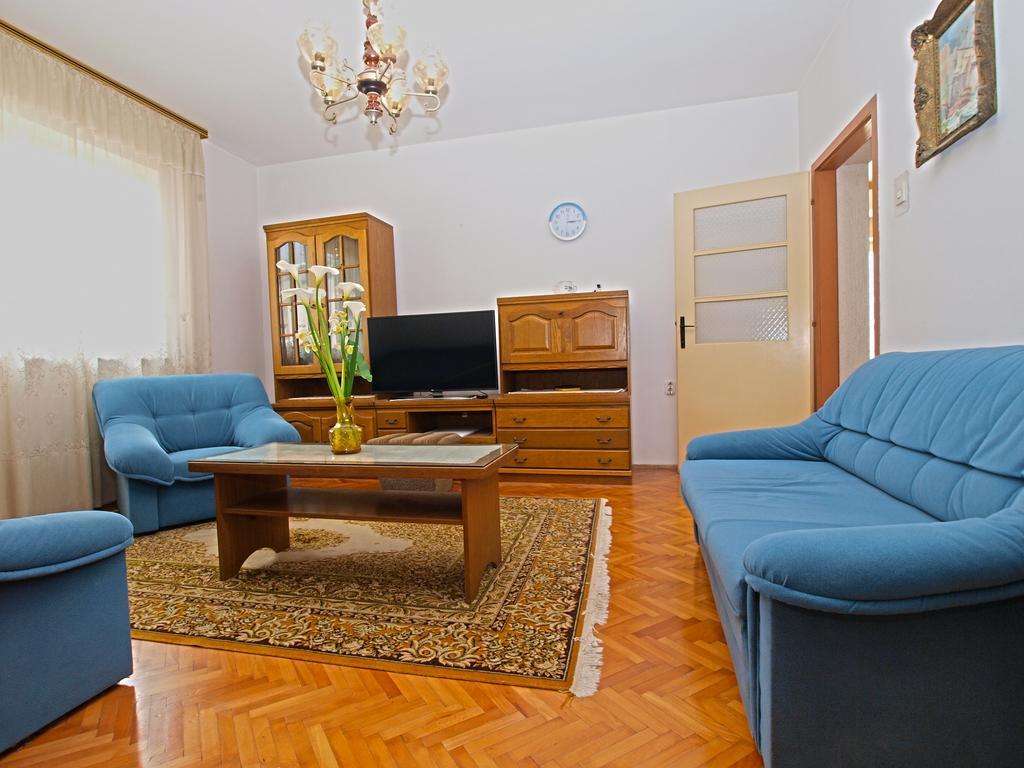 Apartments Branko 1348 Пула Екстериор снимка